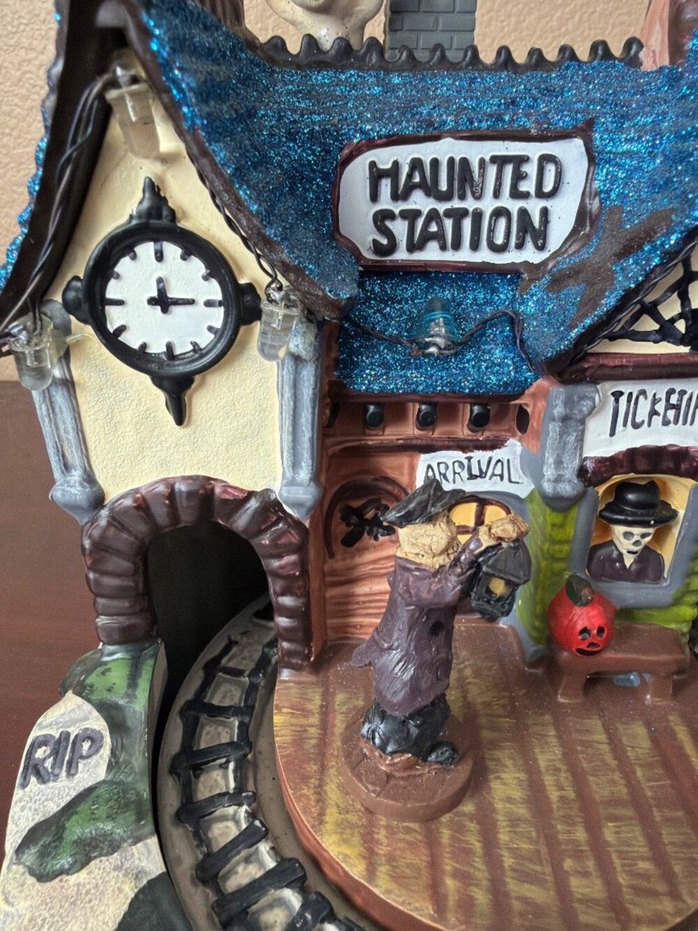 Avon Animated Scary Village Haunted Station Halloween Train Lights/Sounds 2012 - Picture 13 of 15